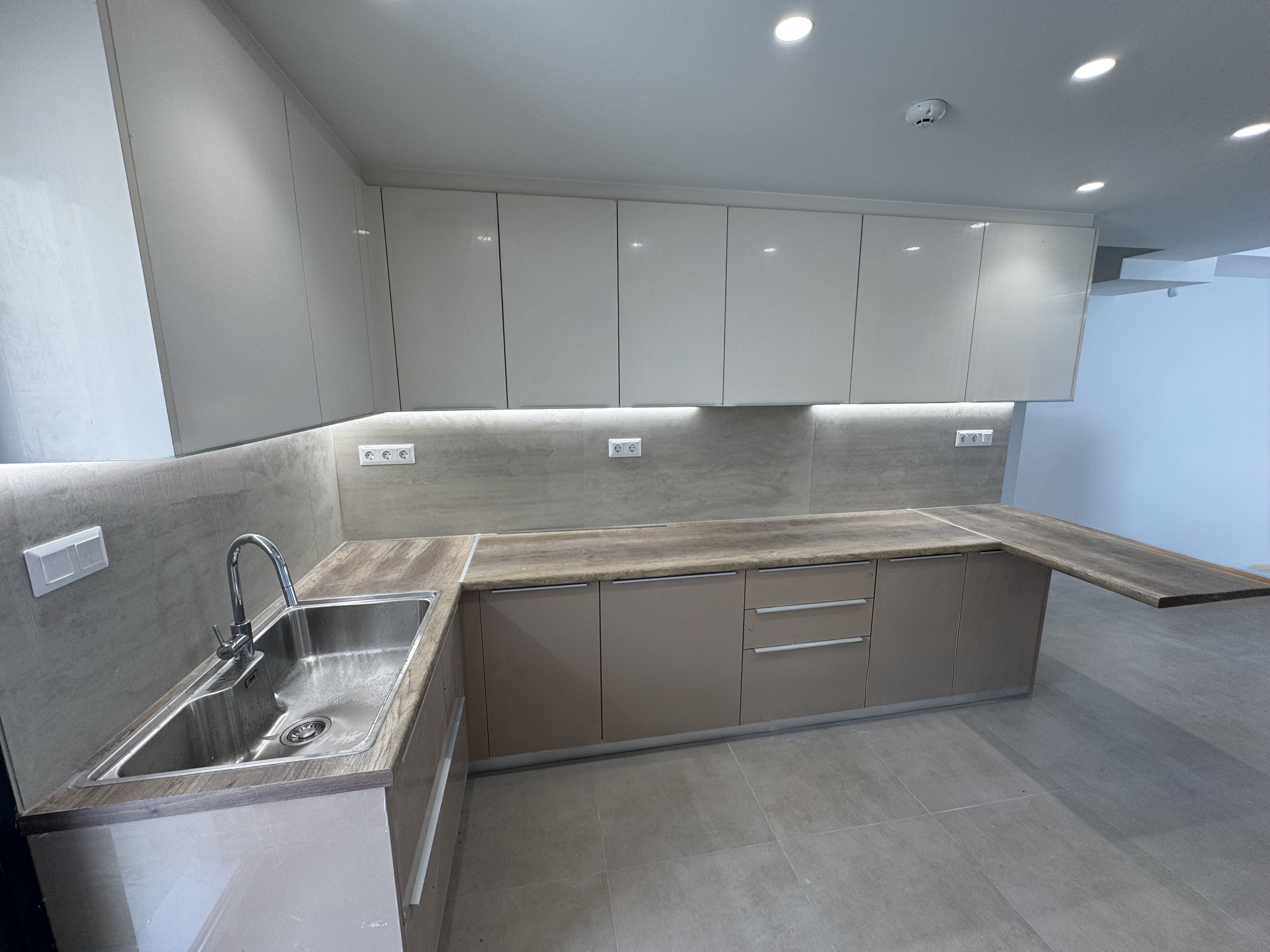New-Build Maisonette 141.30 sq.m. | 6th–7th Floor | 4 Bedrooms | Large Terraces | Views