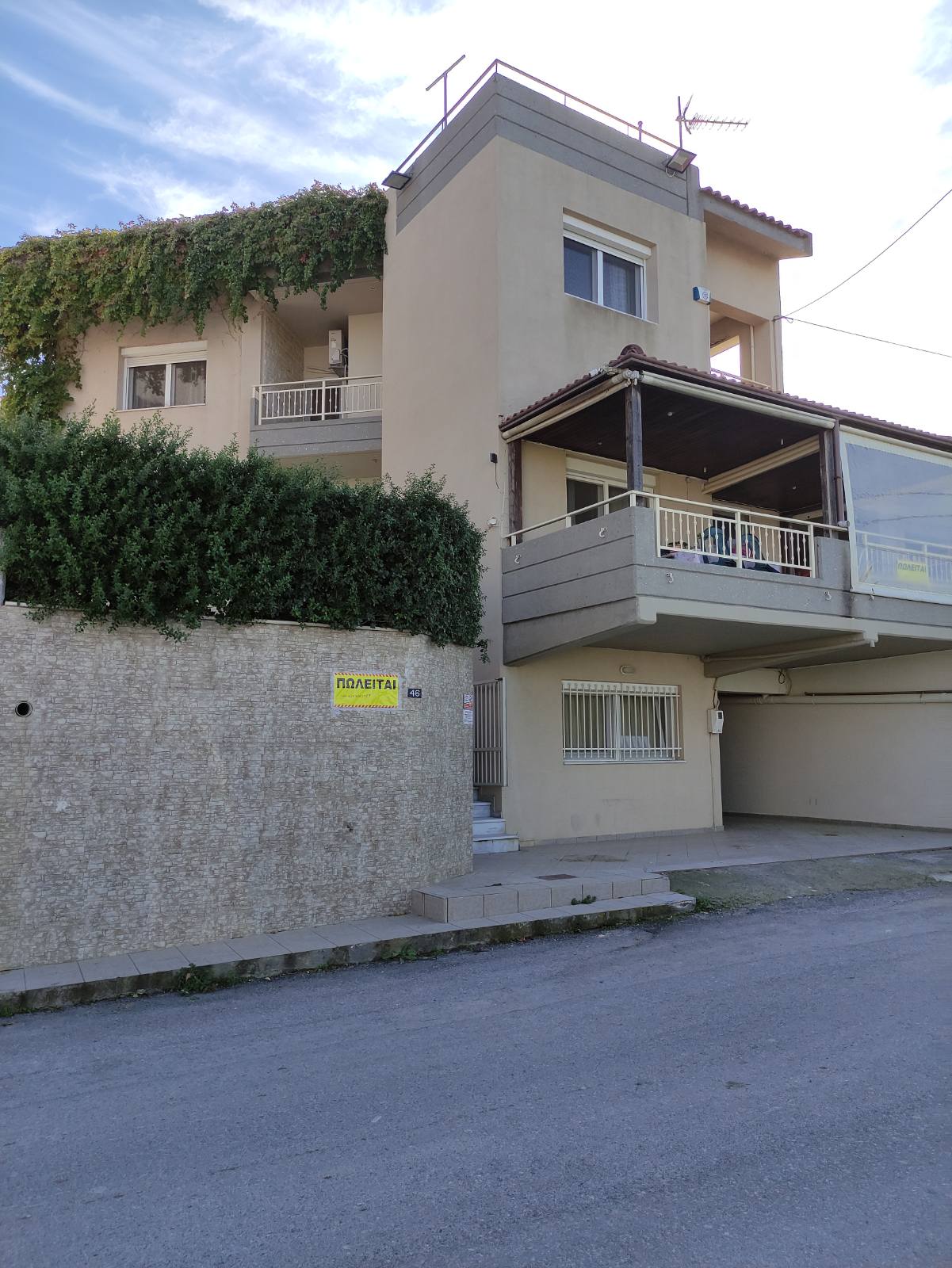 Spacious 275 sq.m. Property for Sale with Separate Apartment in Vasilies, Heraklion, Crete