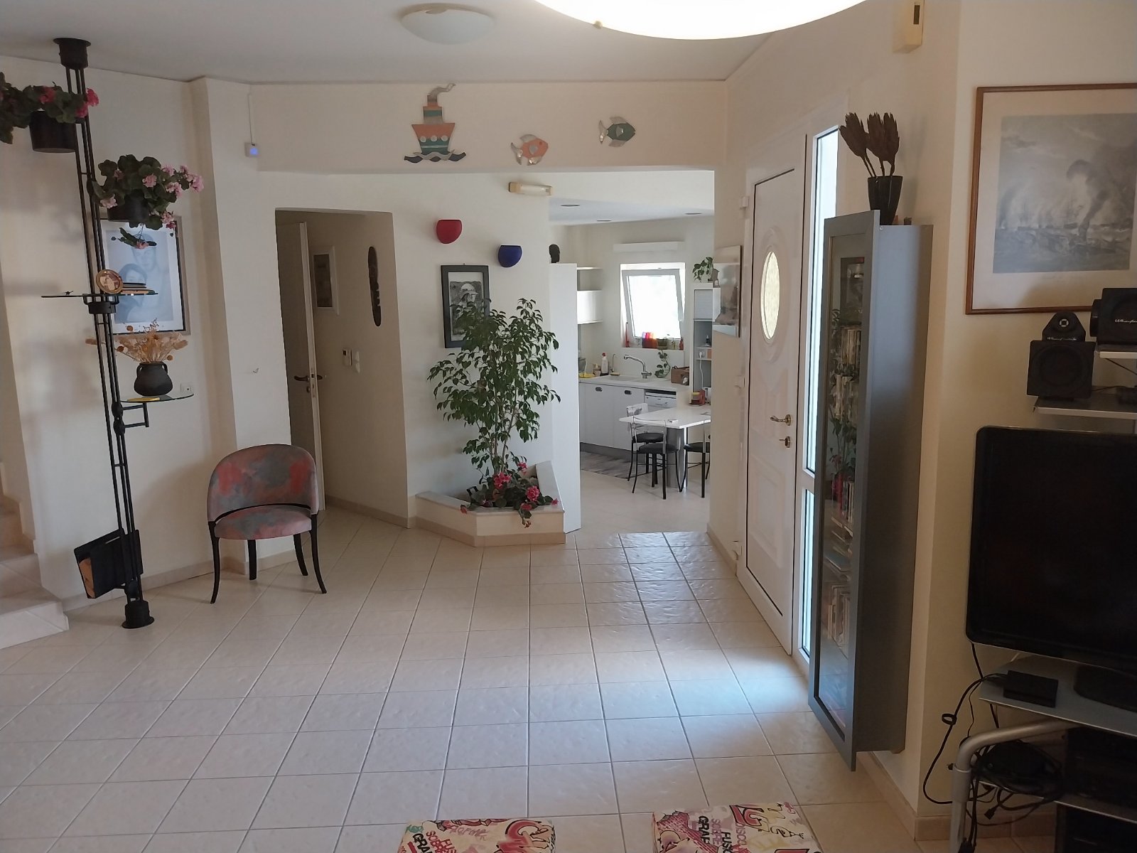 Spacious 275 sq.m. Property for Sale with Separate Apartment in Vasilies, Heraklion, Crete